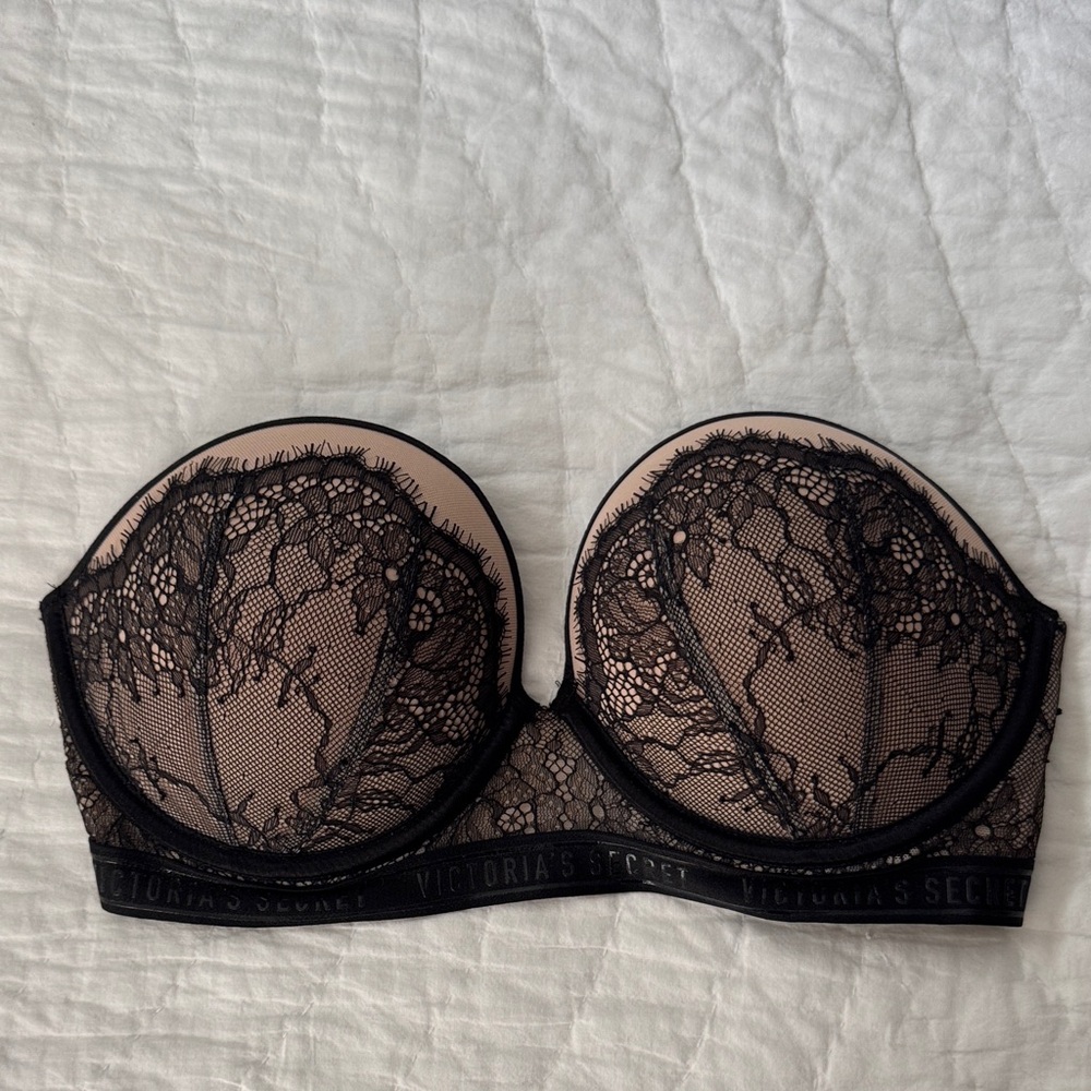 NWOT Victoria's Secret Black and Nude Lace & Mesh Multiway Bra